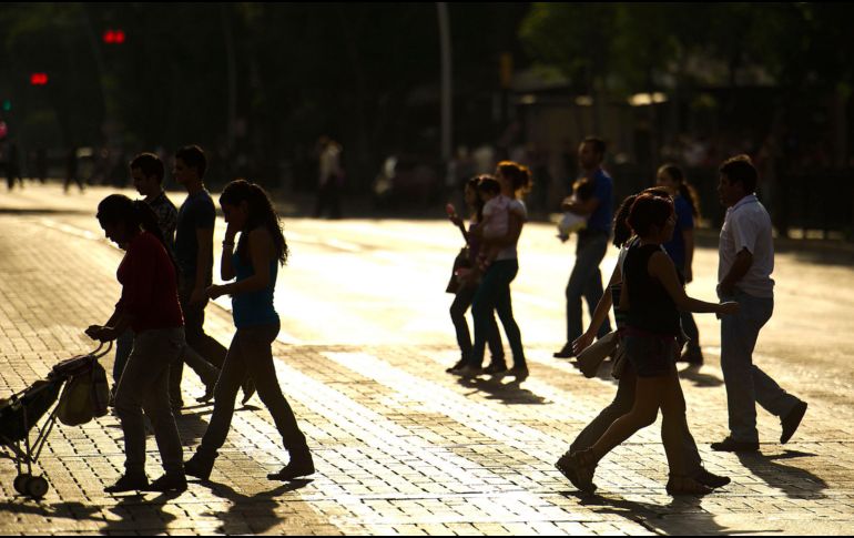 Las numerosas obras que se realizan en la ciudad y la carencia de áreas verdes incrementan la sensación de calor. EL INFORMADOR/Archivo