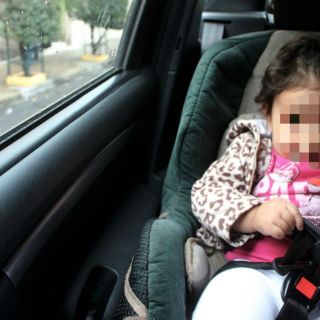 Advierten del riesgo del calor del sol en minutos dentro del auto