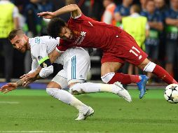 Debido a la lesión, Salah no pudo jugar el partido completo ante el Real Madrid, mismo en que los españoles se coronaron campeones por tercera vez consecutiva. AFP / ARCHIVO