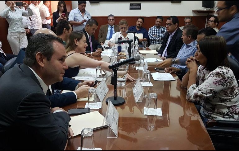 La Secretaría de Medio Ambiente reportó que en lo que va del año apenas se han verificado alrededor de 300 mil autos, lo que representa dos por ciento más que el año pasado.  TWITTER/ @LegislativoJal