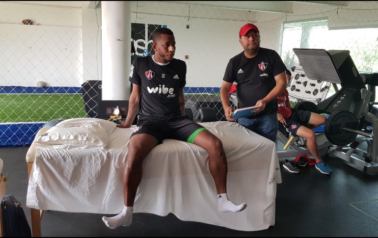 Leiton Jiménez llegó a la clínica propiedad de Rafael Márquez cercana las 11:45 horas. EL INFORMADOR / J. Robles