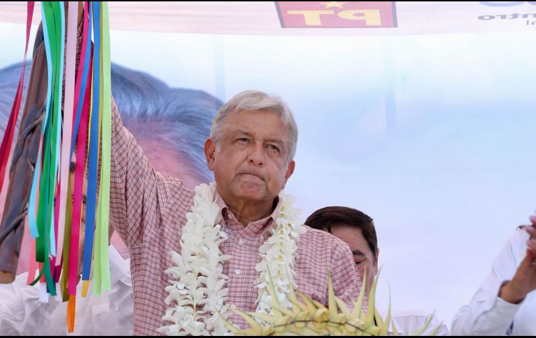 López Obrador prometió que bajará el salario de los de 