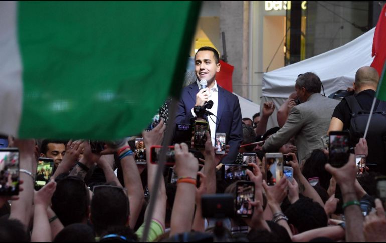 El Movimiento 5 Estrellas y la Liga están envalentonados de que el presidente les haya rechazado su gobierno y apoye uno formado por tecnócratas. EFE / C. Fusco