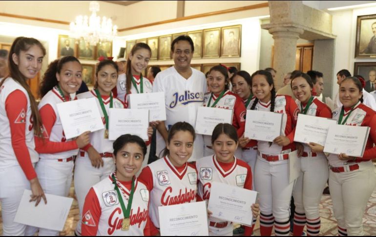 Cosío Gaona señaló que los recursos serían manejados por un patronato que vigile que los recursos se apliquen al deporte escolar y comunitario. Cortesía / PVEM Jalisco