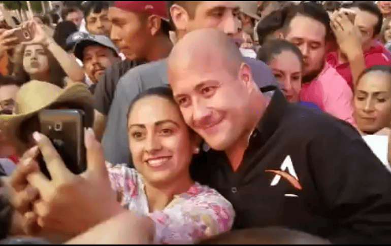 Alfaro reiteró su propuesta de construir la línea 4 del tren eléctrico hasta Tlajomulco. TWITTER / @EnriqueAlfaroR