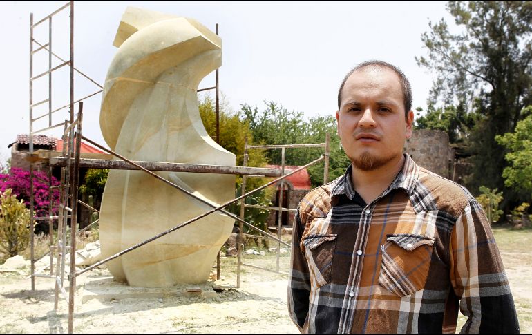 Imponente. El artista trabajó con un bloque de piedra de 25 toneladas de peso proveniente de la zona de Clavellinas en Aguascalientes. EL INFORMADOR/A. Camacho