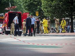 Artificieros permanecen en el lugar de un tiroteo en Lieja. EFE/M. Tonenau