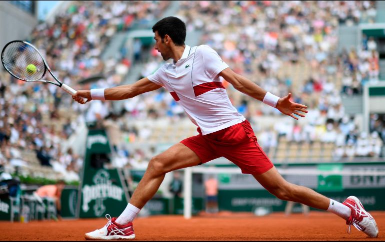 ''Nole'' va recuperando la confianza, aunque todavía está lejos del nivel con que ganó sobre la tierra batida de París en 2016. AFP / C. Simon