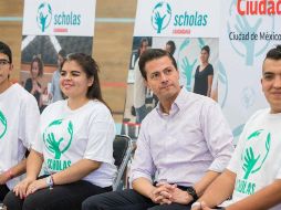El Presidente participó este miércoles -sin previo aviso- en una convivencia privada con jóvenes de Scholas México. TWITTER / @PresidenciaMX
