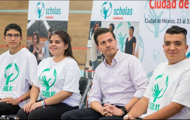 El Presidente participó este miércoles -sin previo aviso- en una convivencia privada con jóvenes de Scholas México. TWITTER / @PresidenciaMX