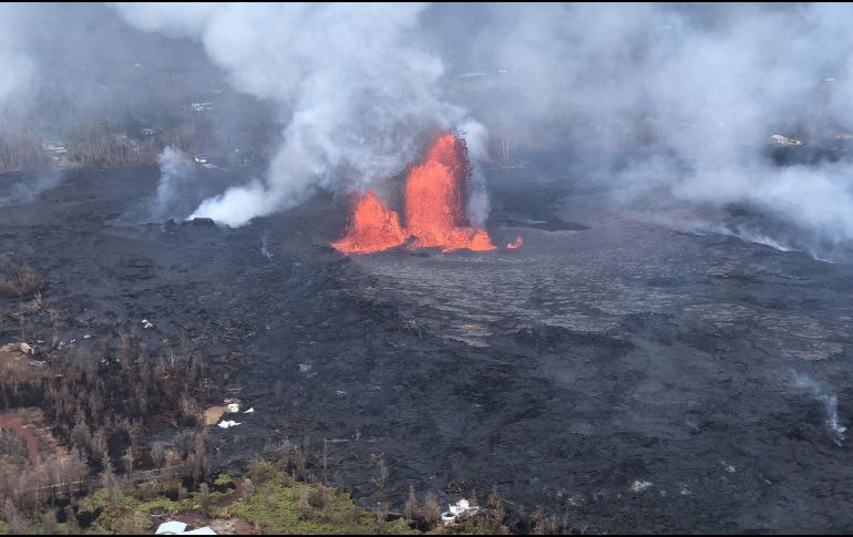 El Observatorio Vulcanológico de Hawai indicó que la vigorosa erupción continúa desde una serie de aberturas. AFP/ ESPECIAL