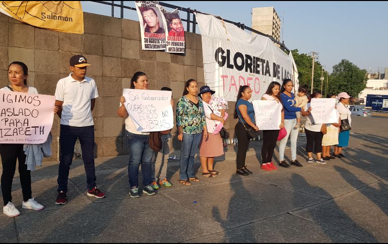 Familiares de la mamá de Tadeo se manifestaron en la Glorieta de los Niños Héroes para exigir el traslado de la joven a EU. EL INFORMADOR / R. Bobadilla