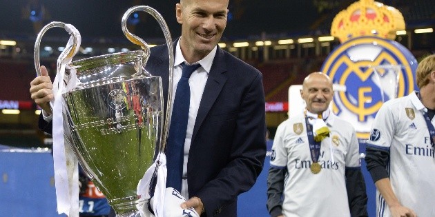 Zidane deja el Real Madrid en la c&uacute;spide