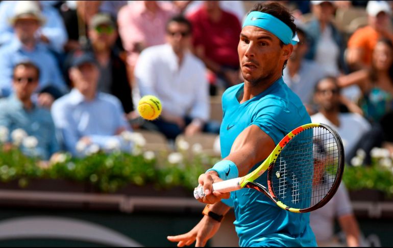Tras dos horas y tres minutos de partido este jueves, Nadal eleva su racha de sets consecutivos ganados en la tierra batida de París a 32. AFP / E. Freferberg