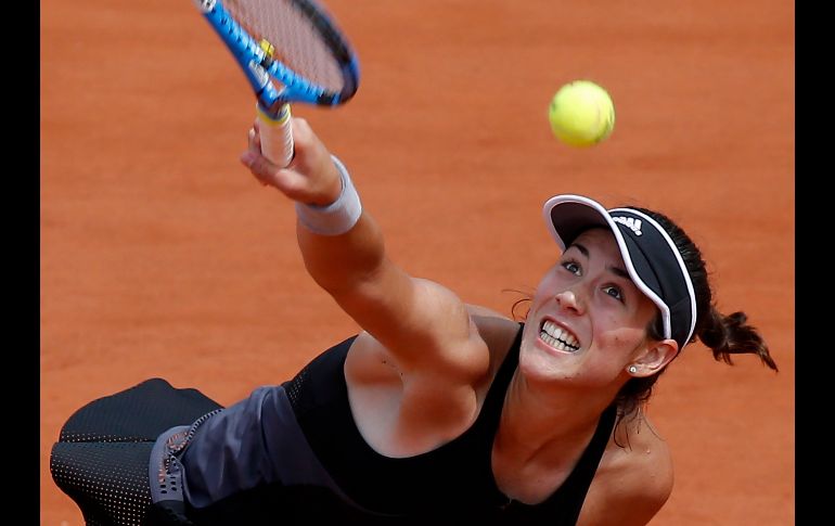 La española Garbine Muguruza juega en partido de la segunda ronda del Roland Garros en París, Francia. AP/M. Euler