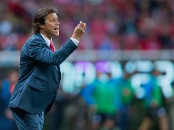 Almeyda estaría estudiando aceptar la propuesta de la directiva de Chivas. MEXSPORT/ARCHIVO