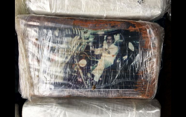 En la foto de Escobar, éste aparece en una moto. AFP/Ministerio del Interior del Perú