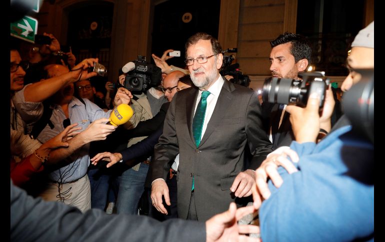 De acuerdo con las previsiones, Rajoy sería destituido con esta moción de censura y Sánchez lo sustituiría en la Presidencia del gobierno.  EFE / J. Martín