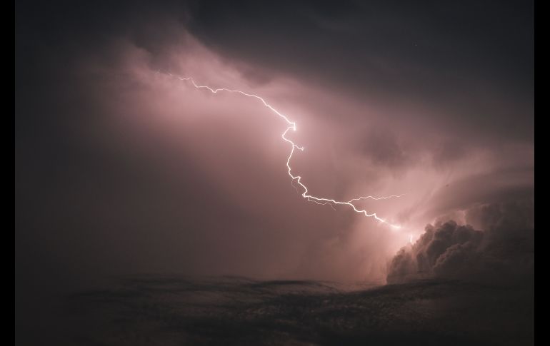 Un relámpago captado en los cielos de Hanover, Alemania. AFP/DPA/O. Spata
