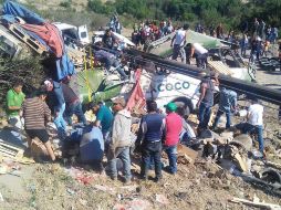 En el sitio quedaron los cuerpos sin vida de al menos ocho personas y varias más resultaron con lesiones diversas, las cuales fueron trasladadas a hospitales de la zona para su atención. TWITTER / @Teoloyuquenses1