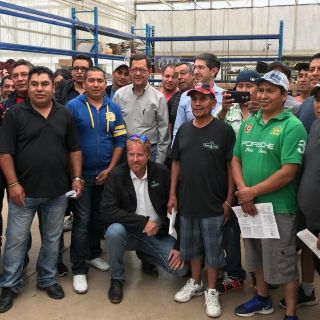 Secretario del Trabajo se reúne con jornaleros mexicanos en Canadá