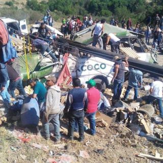 Suman 10 muertos por accidente en carretera Calpulalpan-Texcoco
