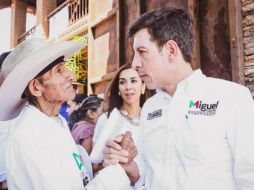 Castro se comprometió a apoyar más a los sectores de la agricultura y ganadería. TWITTER / @micasrey