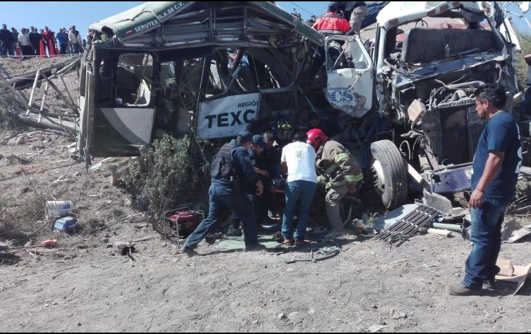 El accidente se registró alrededor de las 10:25 horas a la altura del Kilómetro 32 de la carretera federal México-Zacatepec. TWITTER / @adalint13