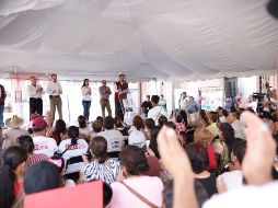 En su visita al municipio de Yahualica de González Gallo, el candidato se reunió con habitantes en la plaza principal. TWITTER / @DrCarlosLomeli