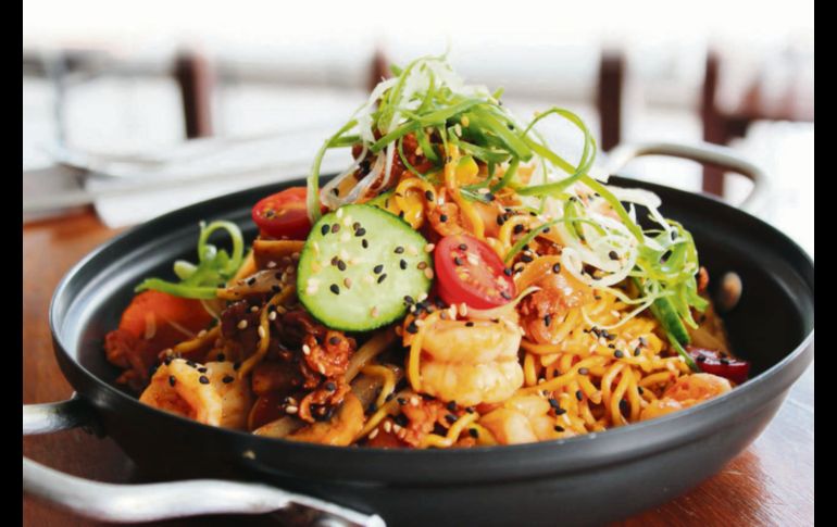 Bimbim Ramen Mar y Tierra, la estrelladel menú. ESPECIAL