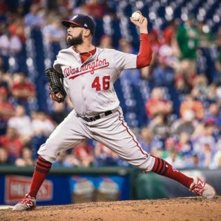 Óliver Pérez se pinta de Indio