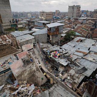 Colapso de edificio en Kenia deja tres muertos