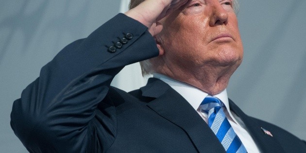 Trump dice que tiene "derecho absoluto" de perdonarse