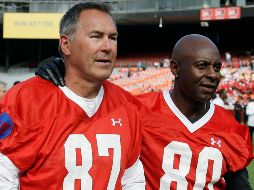 Clark (izq) jugó toda su carrera con San Francisco (1979-87).  AP / ARCHIVO