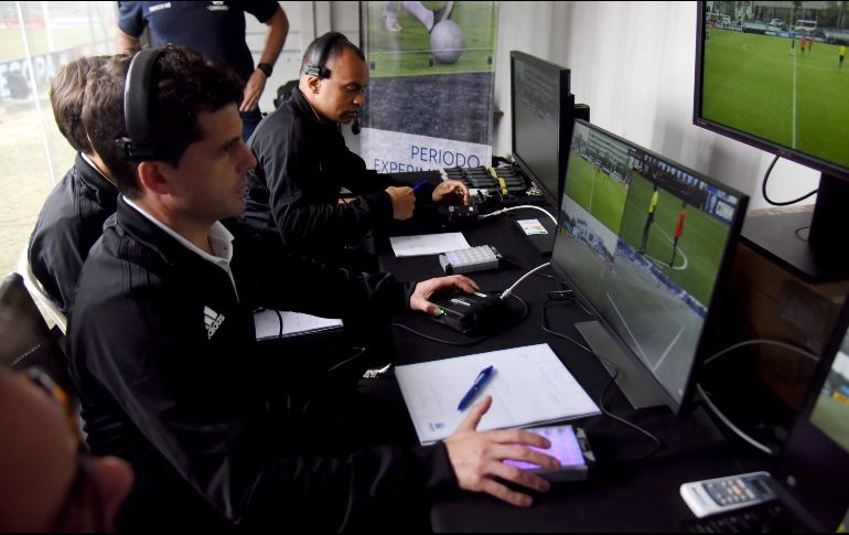 Durante la Liguilla del torneo pasado se realizaron algunas pruebas con este sistema. AFP/ARCHIVO