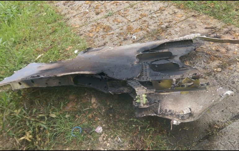 Testigos aseguran que se localizaron un paracaídas y trozos del aparato, aunque autoridades no lo han confirmado. ESPECIAL