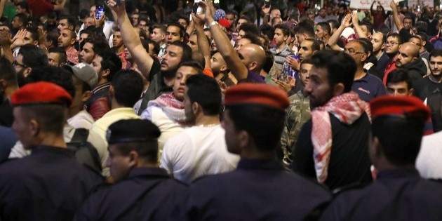 Jordania vive noche de protestas tras dimisi&oacute;n del primer ministro