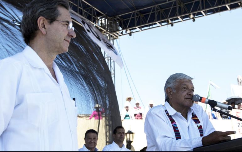 Esteban Moctezuma y Andrés Manuel López Obrador en Actopan, Hidalgo. NOTIMEX/A. Monroy