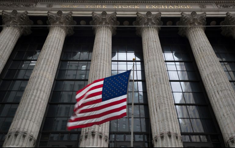 El índice industrial Dow Jones reporta una leve baja de 3.79 puntos (-0.02 por ciento) para colocarse en 24 mil 809.90 unidades. AP / ARCHIVO