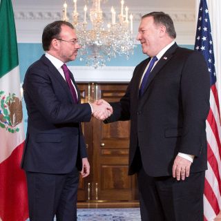 Videgaray dialoga con Pompeo sobre la relación México-EU