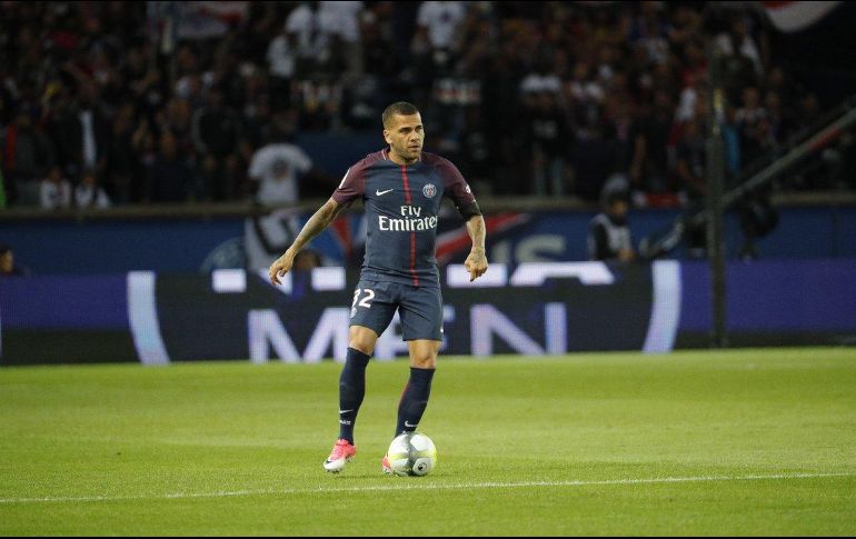 Alves se lesionó el 8 de mayo pasado disputando la Final de la Copa de Francia.  TWITTER/@PSG_inside