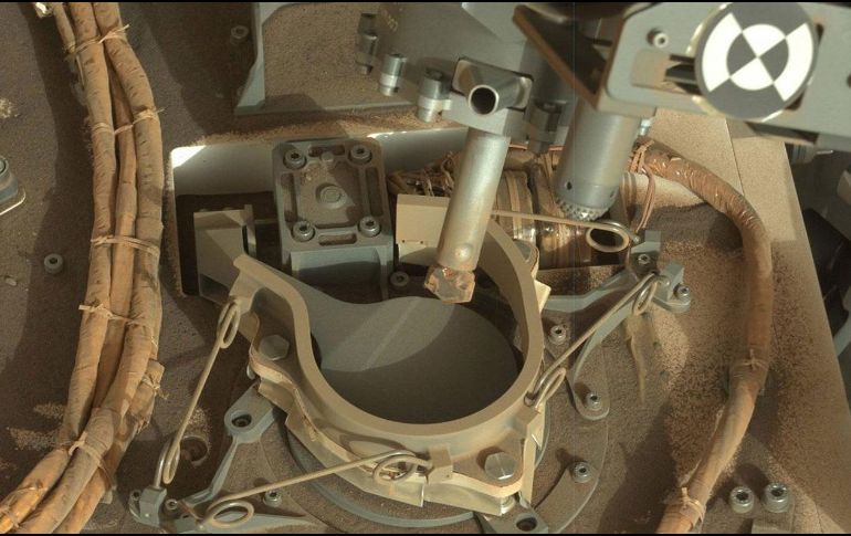 Curiosity, de la NASA, analiza las muestras de polvo de roca del suelo de Marte a bordo de uno de sus laboratorios. TWITTER / @MarsCuriosity
