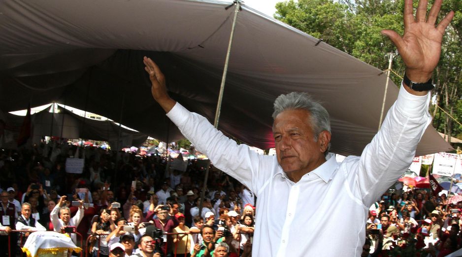 Luego de su encuentro con empresarios, López Obrador estuvo en Tlaxcala. EFE