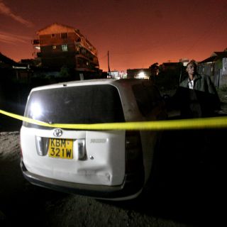 Mueren cinco policías tras estallar un artefacto en Kenia