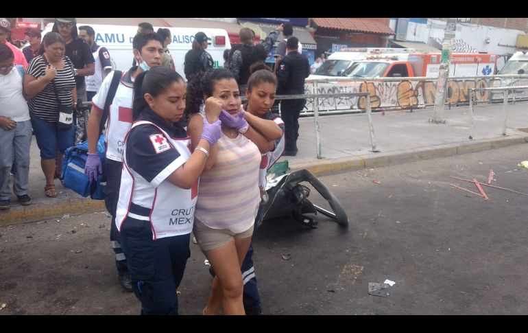 Se comenzó con la valoración de los lesionados para trasladarlos a los puestos de socorros. ESPECIAL/ Protección Civil y Bomberos Jalisco