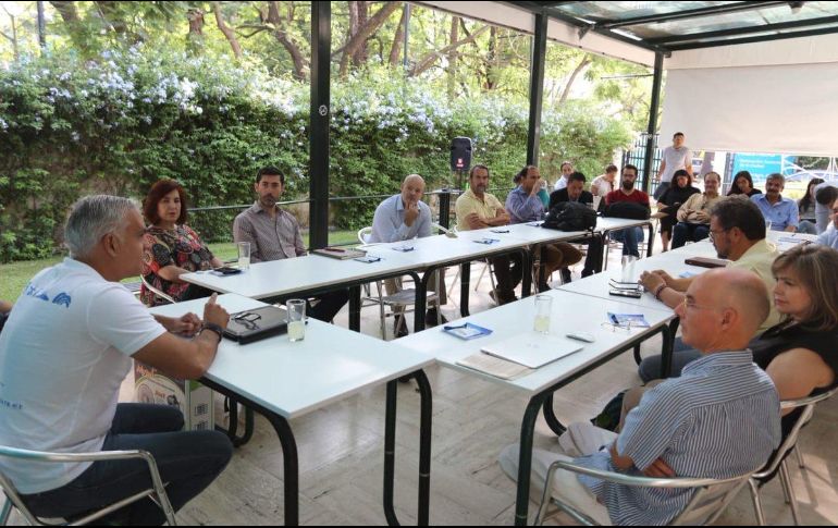 Además, Zárate abordó los temas comunes de interés social como la seguridad y las afectaciones causadas por las obras de la línea 3 del tren eléctrico. TWITTER/ @MiguelZarateH
