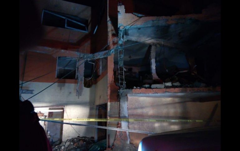 Resultado de este incidente también sufrieron daños 23 casas aledañas a la explosión, cinco son consideradas con agravios mayores a nivel estructural, así como 12 vehículos. EFE/Comisión Estatal de Seguridad Ciudadana
