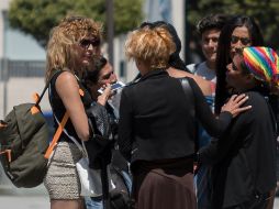 Las autoridades tienen el nombre de la mujer (izq) como Jeffry Hernández; dicen que fue detenida el 13 de mayo en San Diego. AP / ARCHIVO