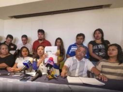 También solicitaron el correcto cumplimiento de la ley y de la Constitución y no olvidar que por encima de todo están los derechos de las niñas y niños de México. NTX