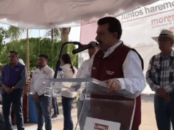 En una asamblea en Magdalena, Lomelí Bolaños escuchó las principales necesidades de los pobladores. FACEBOOK / Dr. Carlos Lomelí Bolaños